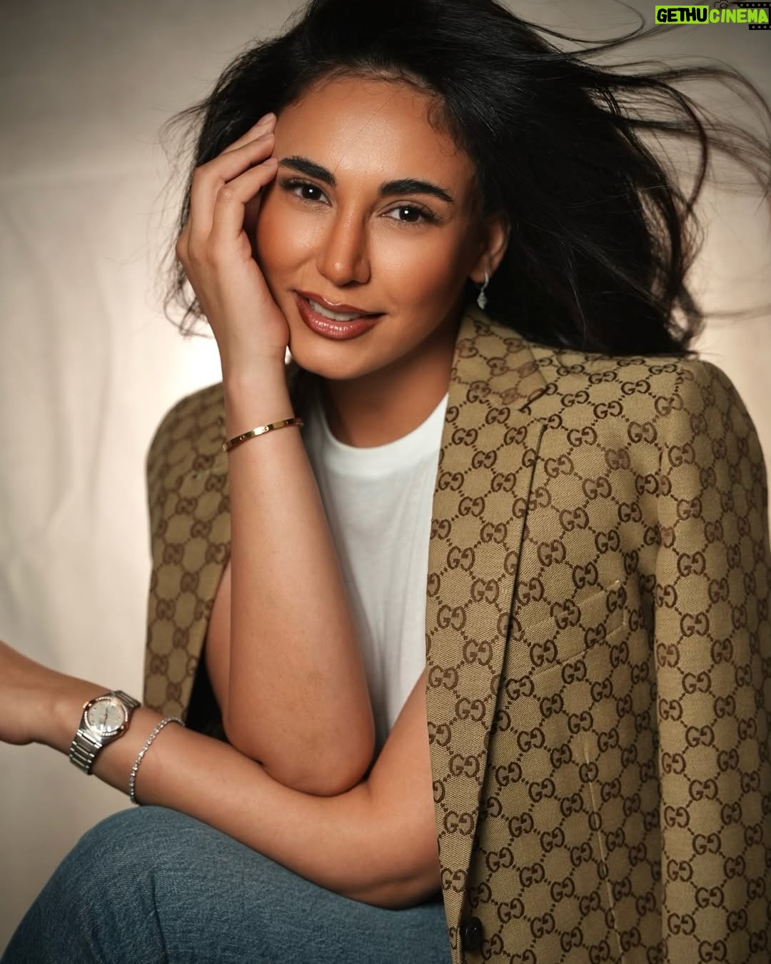 Hind Nizar - 39.9K Likes - OMEGA
@swissgalleryofficial
.
@mahmod.alrawi
@amjad_hairstylist1