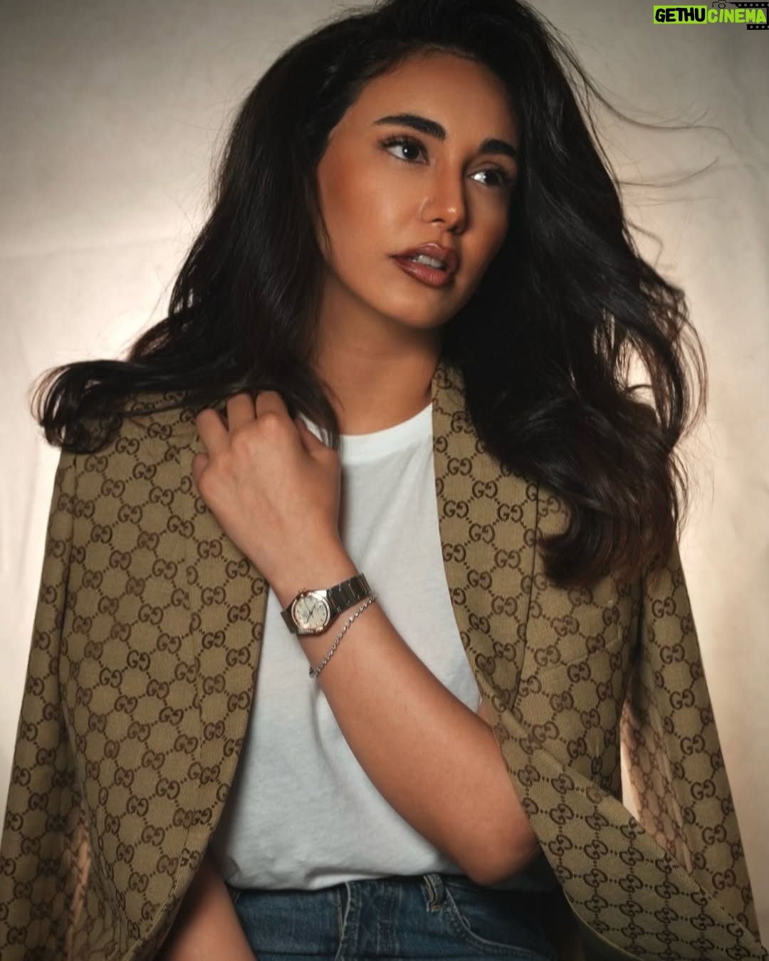 Hind Nizar - 39.9K Likes - OMEGA
@swissgalleryofficial
.
@mahmod.alrawi
@amjad_hairstylist1