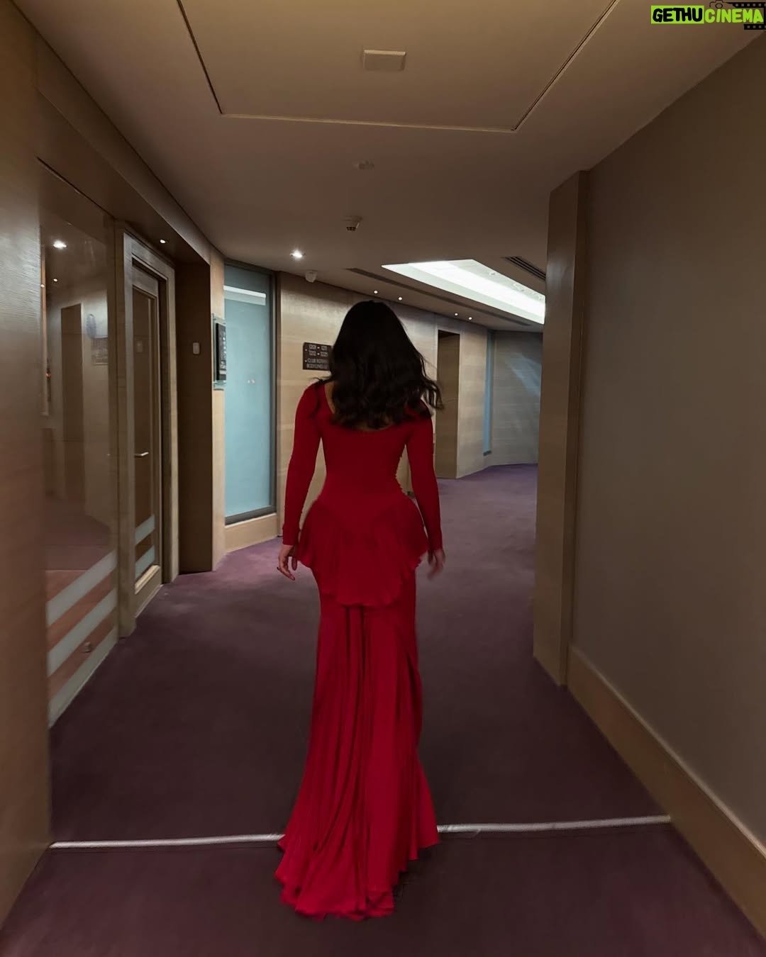 Hind Nizar - 56.7K Likes - عيدسعيد❤️
.
jewelry @swissgalleryofficial
dress @fa.fatima.alhashimi
makeup @ieebo_m.u.a
Stylist @elimchantaf