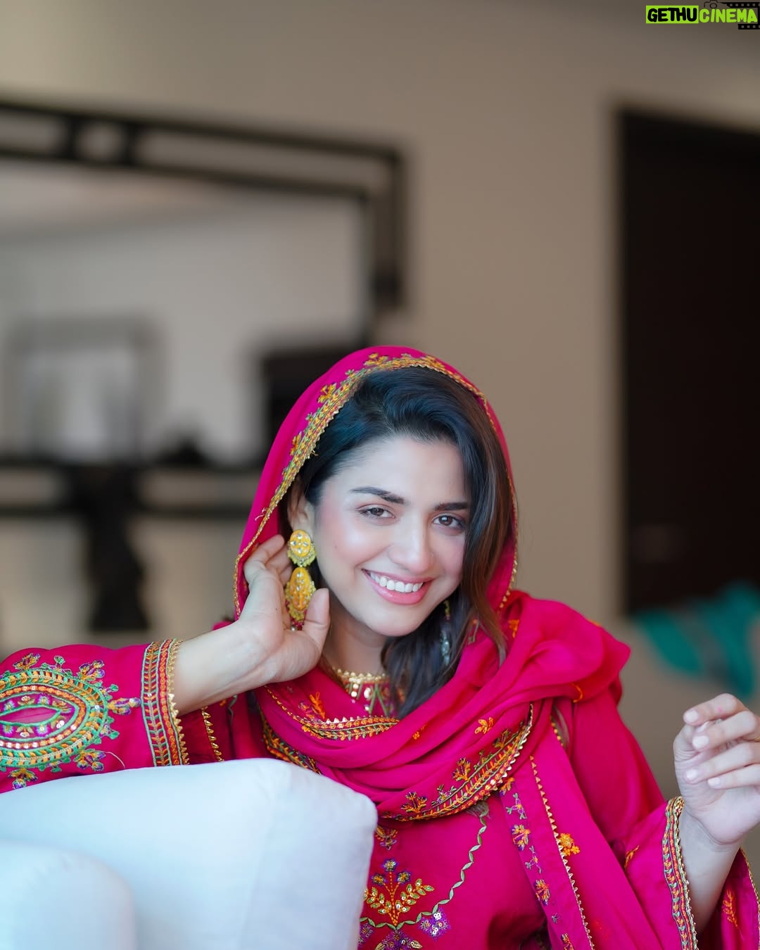 Hira Soomro - 90.1K Likes - This Eid I mostly wore @aneelas_collection because one they are reliable two they deliver on promised timeline three their quality is 10 on 10 unlike other mainstream brands……
📸 @areebaziz960