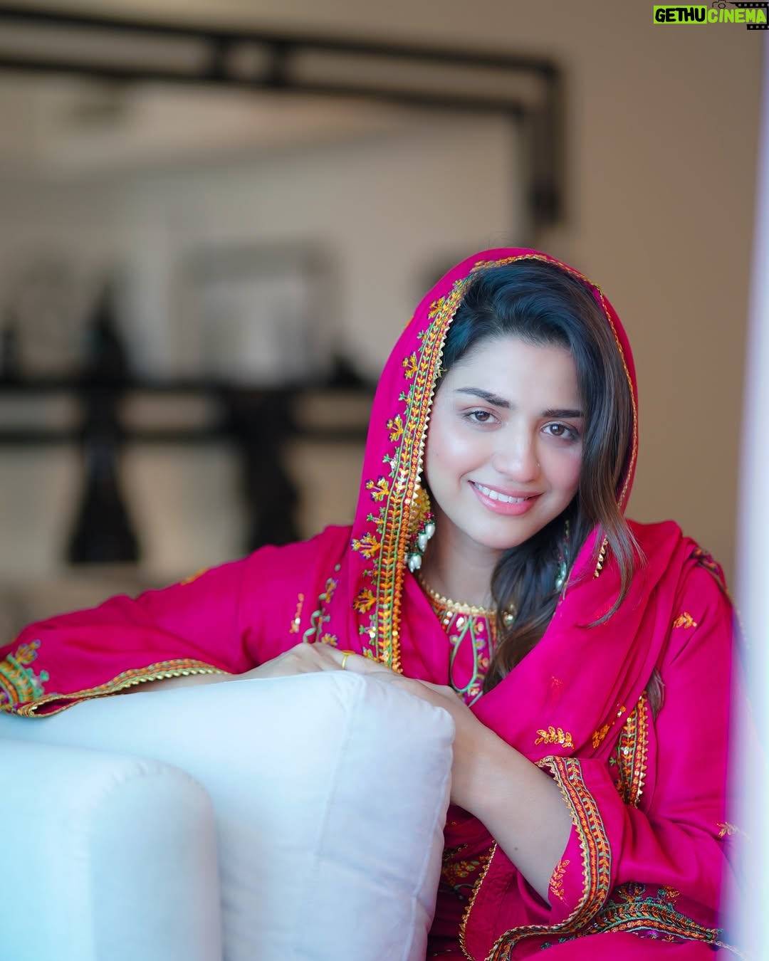 Hira Soomro - 90.1K Likes - This Eid I mostly wore @aneelas_collection because one they are reliable two they deliver on promised timeline three their quality is 10 on 10 unlike other mainstream brands……
📸 @areebaziz960
