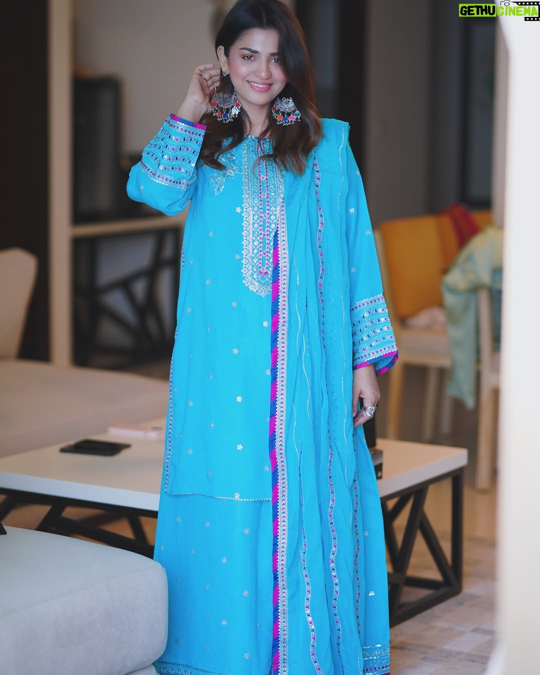 Hira Soomro - 19K Likes - 🙈🤷🏻♀️ I’m millennial …………
@aneelas_collection
@areebaziz960