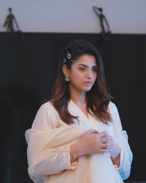 Hira Soomro Instagram - ✨✨✨
@rukhdesigns 
@areebaziz960