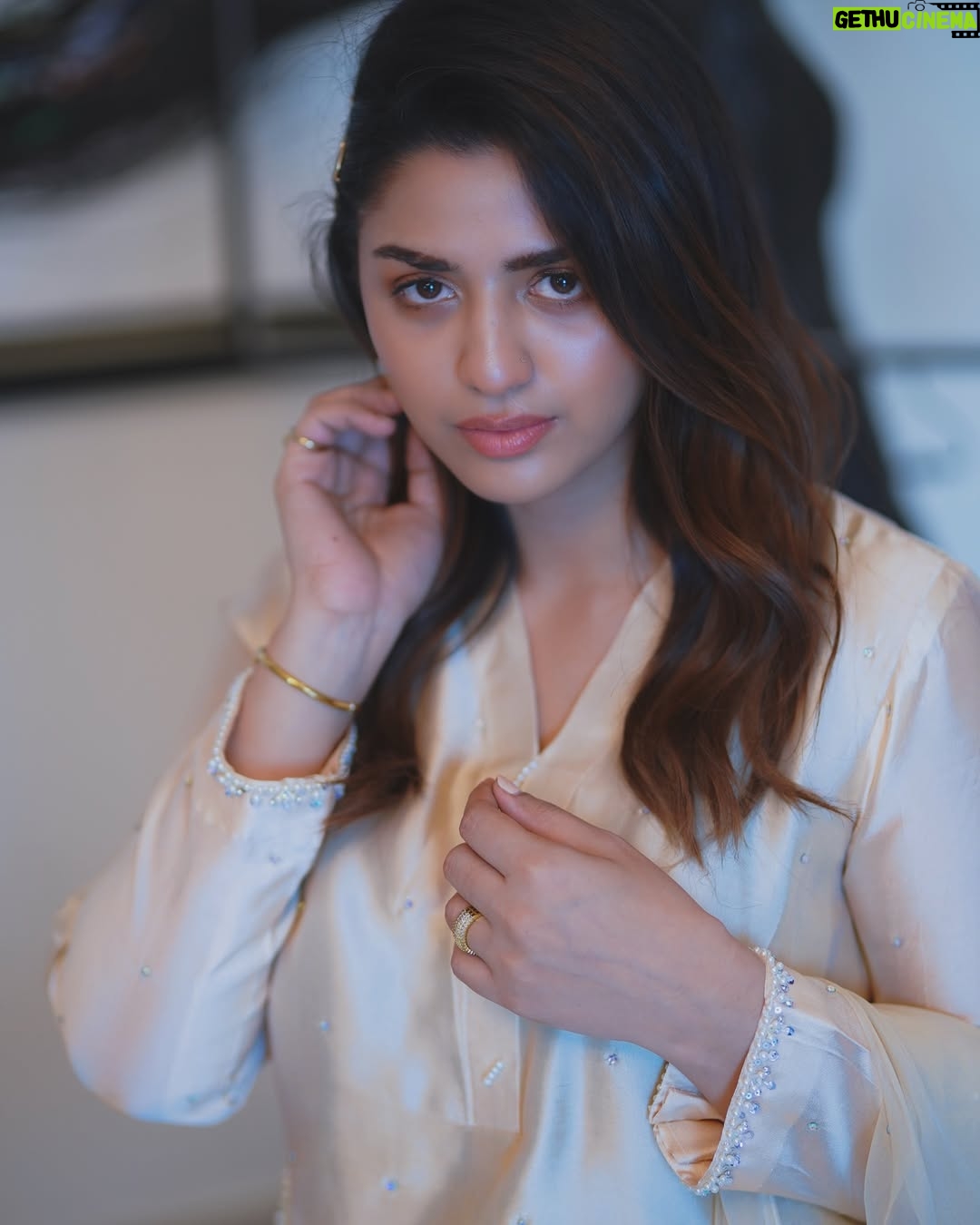Hira Soomro - 35.3K Likes - ✨✨✨
@rukhdesigns
@areebaziz960