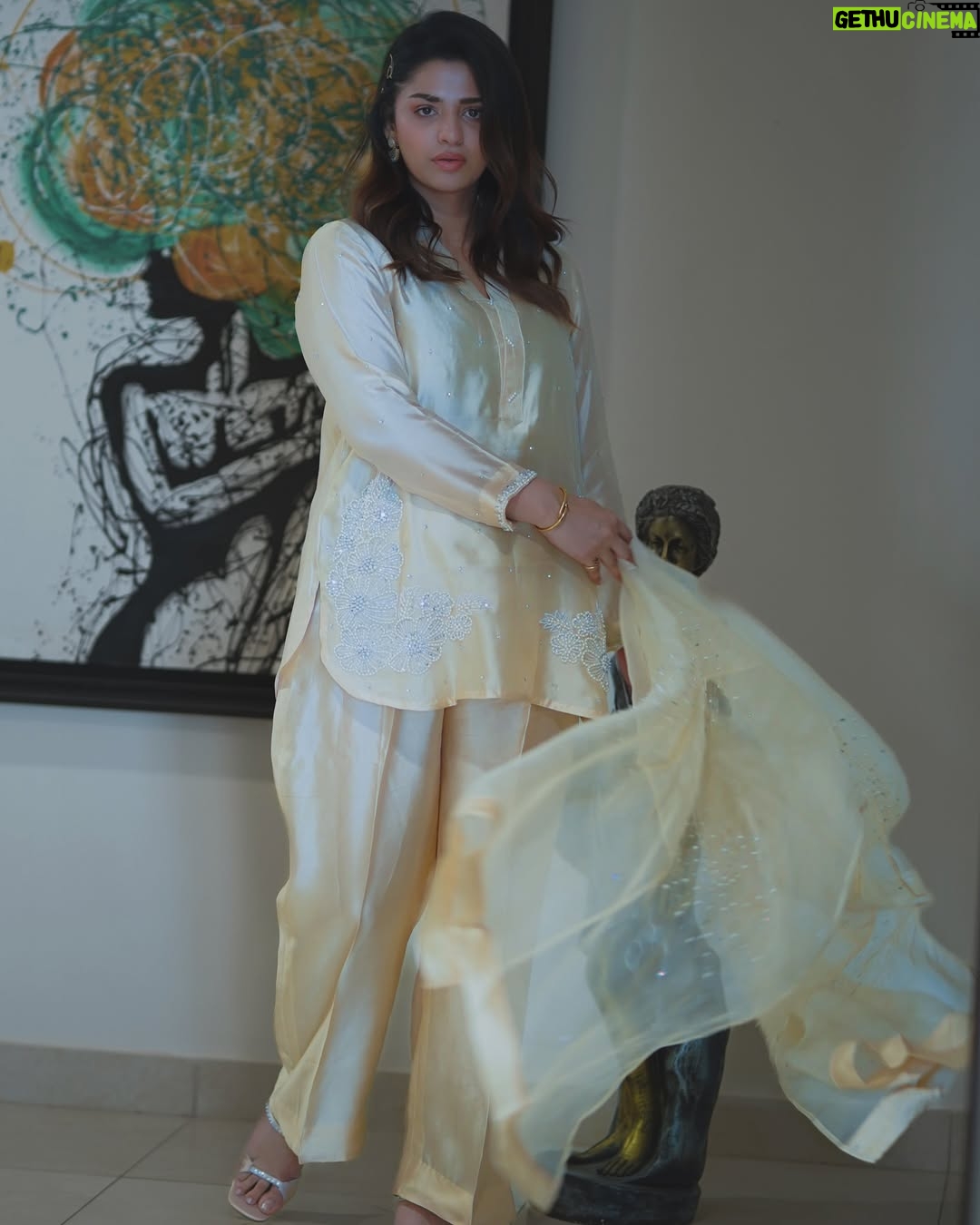 Hira Soomro - 35.3K Likes - ✨✨✨
@rukhdesigns
@areebaziz960