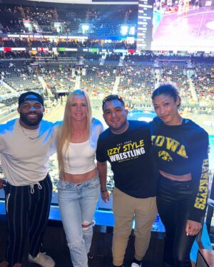 Holly Holm Instagram - This was my first year attending the NCAA championships and the atmosphere was really something special. Always a blessed time with @izzystylewrestling @realvvoods @kennedyblades and I’m honored to meet some legends of the sport. An experience I’ll remember forever. ❤️ I loved seeing our president show up to support these athletes and their hard work. 👊