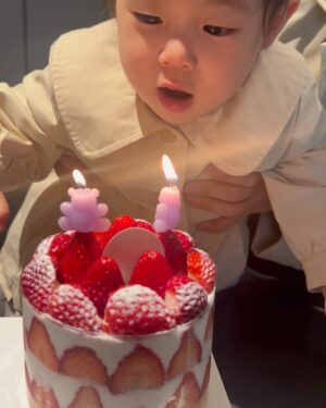 Honey J Instagram - #0405
러브의 두번째 생일🎂🎉
사랑해 딸래미❤️