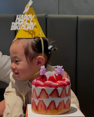 Honey J Instagram - #0405
러브의 두번째 생일🎂🎉
사랑해 딸래미❤️
