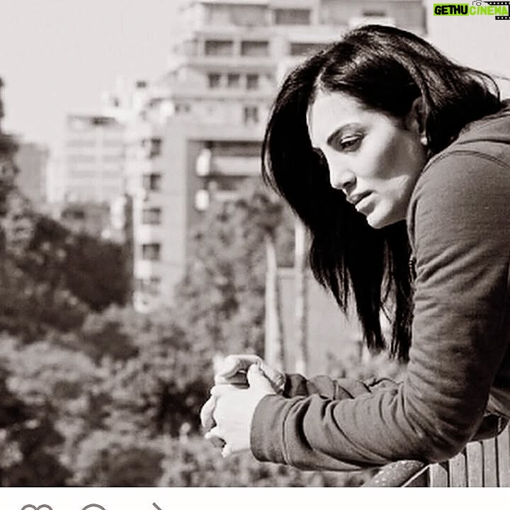 Horeya Farghaly - 16K Likes - خلاص مات جوايا شعور الاستغراب والصدمه كل حاجه بقت متوقعه من اي حد مهما كان كل حاجه بقت مش مفهومه مين مع مين ومين علي مين قلبي وجعني من التفكير 😥