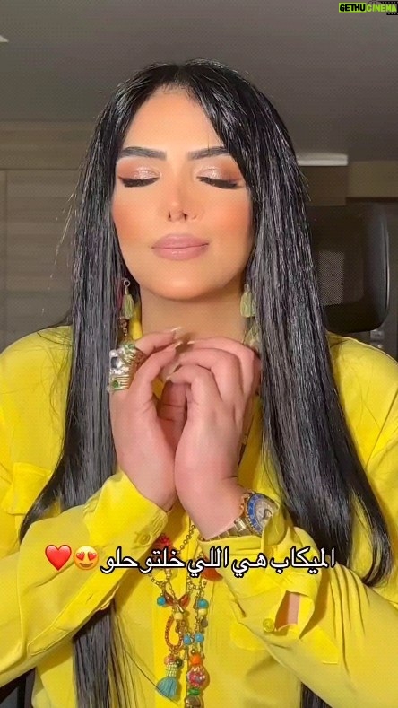 Horeya Farghaly - 7.4K Likes - لو الحياة وقفت معاك اضحك لها ♥️