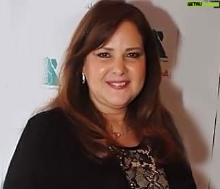 Horeya Farghaly - 15.2K Likes - ان لله وان اليه راجعون
توفت الفنانة الجميلة #دلال_عبدالعزيز
ربنا يصبر أهلها
ادعولها بالرحمة