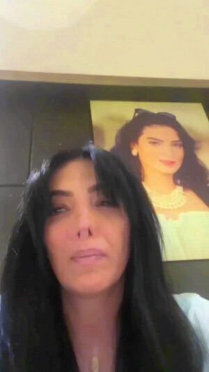Horeya Farghaly Instagram - يا فلسطين قلبي اتوجع 😥
#Horeya_Farghaly
#حورية_فرغلي