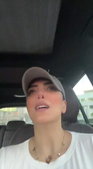 Horeya Farghaly Instagram - الطريق زحمه اوي 😂
#حورية_فرغلي #horeya_farghaly