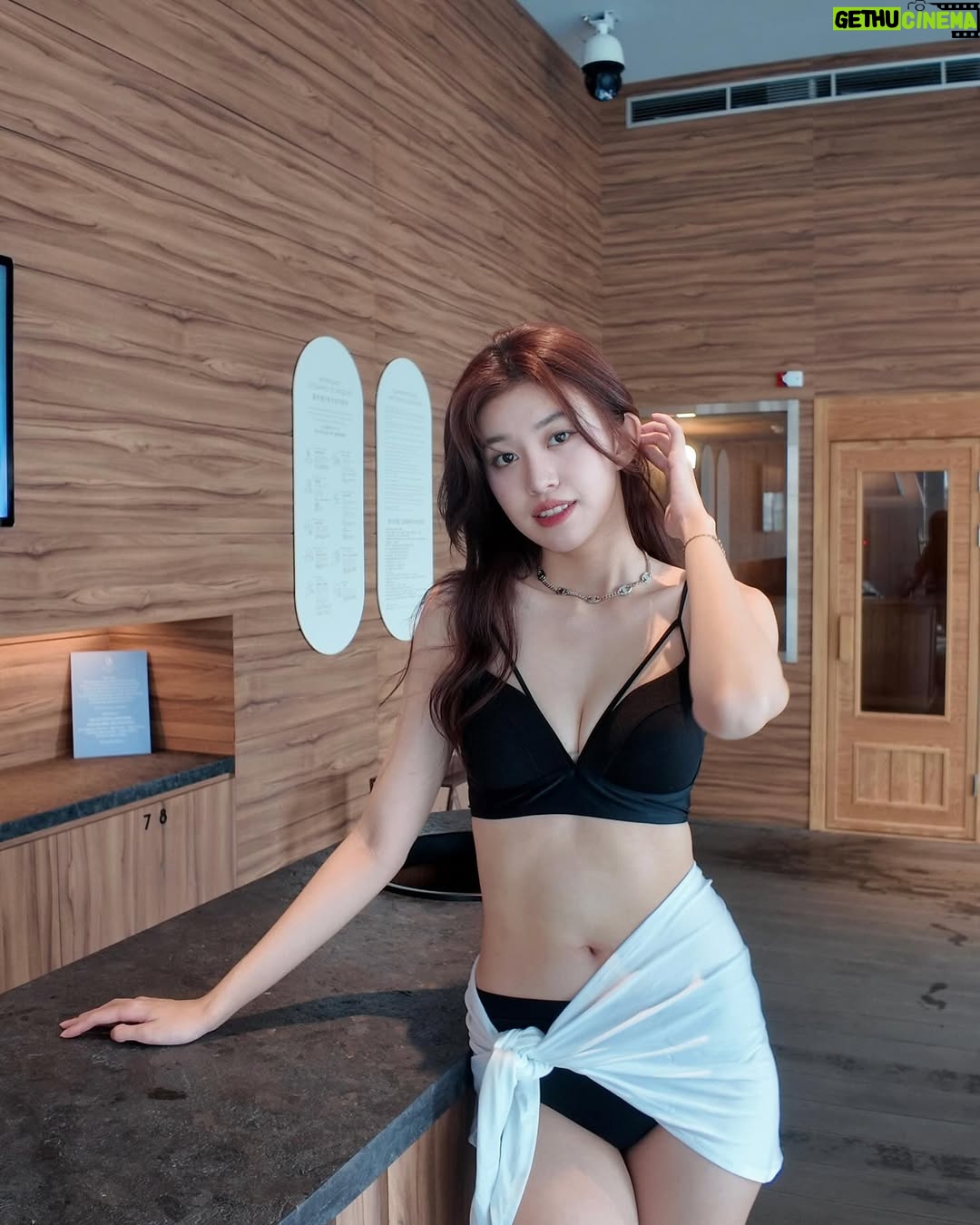 Hsin-Ling Chi - 6.9K Likes - šššå°å°ēåŗ¦åššš