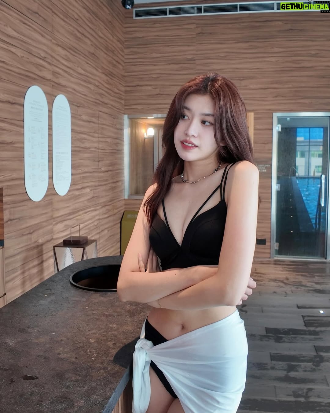 Hsin-Ling Chi - 6.9K Likes - šššå°å°ēåŗ¦åššš