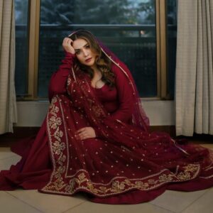 Actress Humaima Malick HD Photos and Wallpapers June 2025