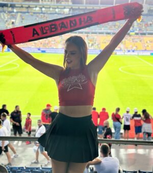 Hygerta Sako Instagram - Shqipnia dashnia ❤️🖤 

Forcaaaaa shqipeee 🇦🇱👐 #nationsleague #ukrainealbania🇺🇦🇦🇱