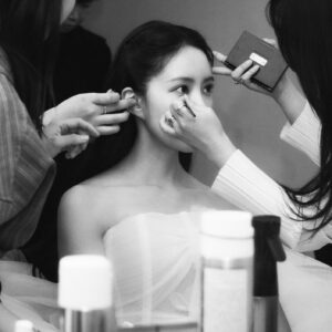 Hyomin Instagram - 인생에 가장 행복한 날을 아름답게 담아내주신 홍장현 작가님과의 촬영. 영원히 간직될 기회와 추억을 선물해주셔서 진심으로 감사드립니다! The happiest day of my life, beautifully captured by @hongjanghyun I am deeply grateful for this opportunity, which will be cherished forever.

Photographer @hongjanghyun 
Behind the scenes @chin_so 
Dress @atelierku_official 
Hair @_kimjihyun_0 
Makeup @won850318
Flower @emilyatelier 
@chaumetofficial 
@jimmychoo 

It wan an honor to have all of you for my new beginning🌹
