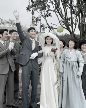 IU Instagram - 1막 비하인드 2탄 🍊
2막 공개 오늘 오후 4시!!
#폭싹속았수다 #whenlifegivesyoutangerines
