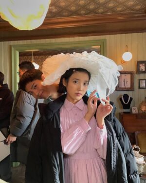 IU Instagram - 1막 비하인드 2탄 🍊
2막 공개 오늘 오후 4시!!
#폭싹속았수다 #whenlifegivesyoutangerines