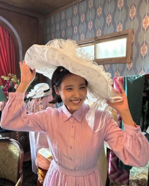 IU Instagram - 1막 비하인드 2탄 🍊
2막 공개 오늘 오후 4시!!
#폭싹속았수다 #whenlifegivesyoutangerines