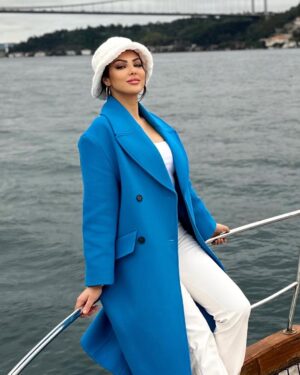 Ibtissam Tiskat Instagram - Nobody can make you happy until you’re happy with yourself first 💙 

#istanbul #ibtissamtiskat