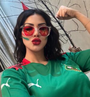 Ibtissam Tiskat Instagram - مبروك علينا الفوز ، شكرا لمنتخبنا المغربي اليوم فرحتونا بزاف ولعبتو بالدم الله يحفظكم يا أسود  الأطلس ويوفقكم فالمباراة القادمة إن شاء الله 💚❤️ 

#vivelemaroc #morocco #qatar #mondiale