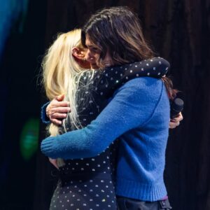 Idina Menzel Instagram - @kchenoweth Thanks, friend. I’ll never get through that song without crying. You have truly changed me for good.

Thank you for supporting @redwoodmusical and lighting up our stage with your brilliance, your humanity, inner and outer sparkle, and your insanely gorgeous diamond studded jumpsuit. I love you.

Photos by @rebeccajmichelson
