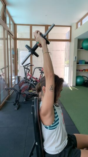 Ignacia Baeza Instagram - Sábado de energía y acción con el mejor coach que pudo llegar a mejorar mis hábitos deportivos @bastilecaros9 🌈🤩