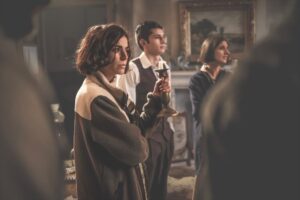 Ignacia Baeza Instagram - Les gustó el primer capítulo? 🤩 Se mueren las ganas que tenía de que saliera al aire #elseñordelaquerencia para que lo disfruten tanto como yo. 🎬

Gracias por la foto @oscar_dp