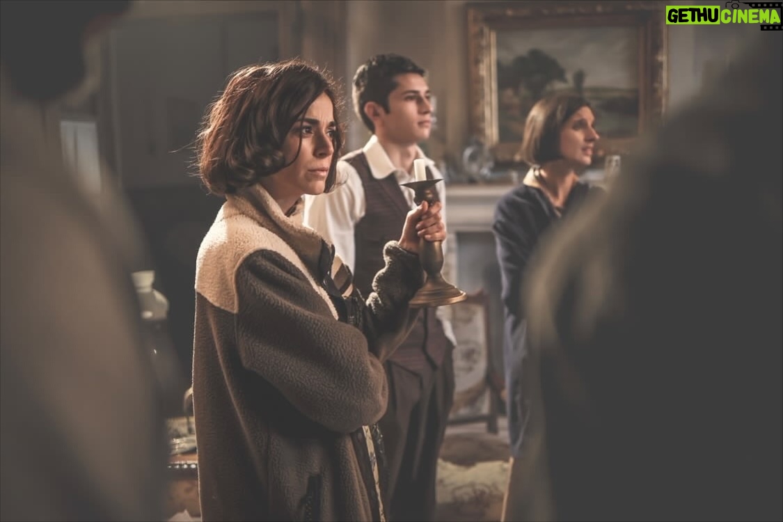 Ignacia Baeza - 2.1K Likes - Les gustó el primer capítulo? 🤩 Se mueren las ganas que tenía de que saliera al aire #elseñordelaquerencia para que lo disfruten tanto como yo. 🎬
Gracias por la foto @oscar_dp