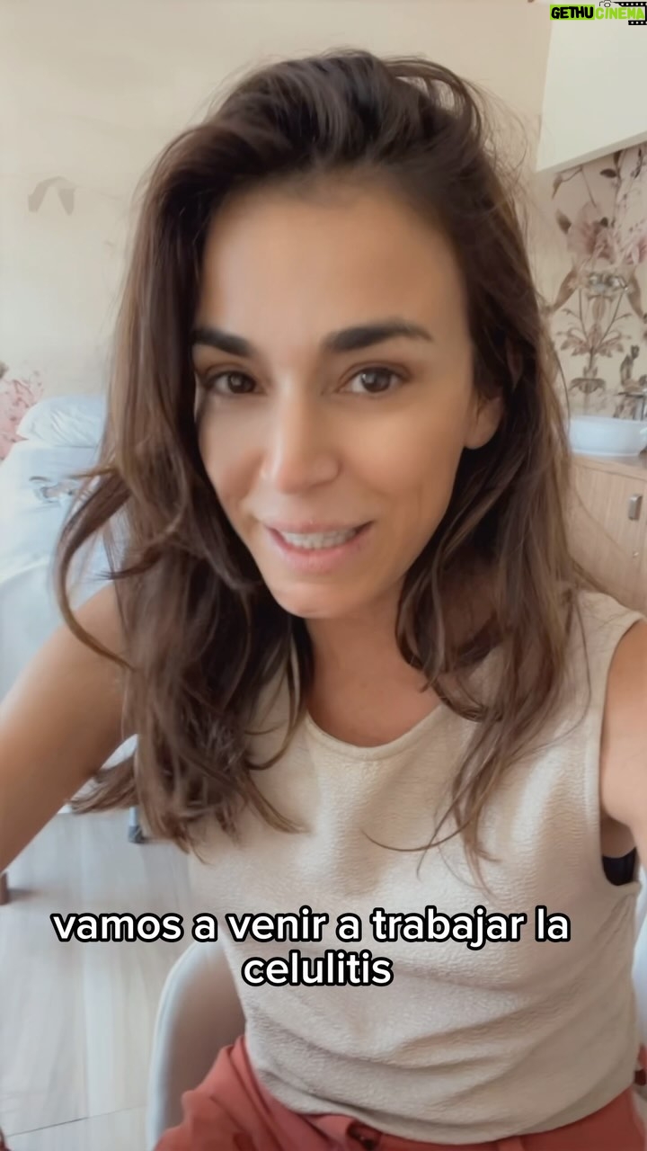 Ignacia Baeza - 2.6K Likes - Hoy día inicié mi tratamiento para la celulitis con el método único y certificado mundialmente en @orabypalomasahid, centro creado sólo para la mujer y estoy segura que llegue al mejor lugar. 🤩
Además, aprovecho de contarles que además de ser algo estético, son muchos los factores que se pueden comprender que se trata de una alteración de la microcirculación venosa y/o linfática que dentro de las consecuencias está el cambio de apariencia de la piel, que aumenta con la edad.
Les iré contando mis cambios 🫣