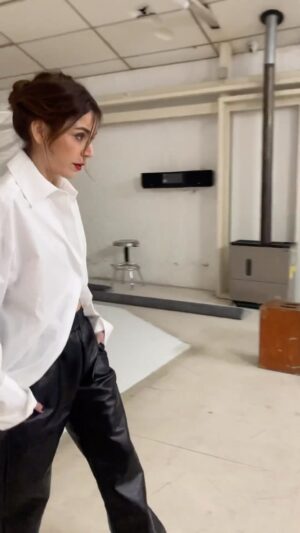 Ignacia Baeza Instagram - Dias soleados y el finde se viene bueno! 🤩

Vestuario y styling: @sofiordenes 
Fotos: @mairoarde 
Make Up: @alemakeupart 
Management: @versusmanagement 
Producción: @estebanaparicio @lamoyachica