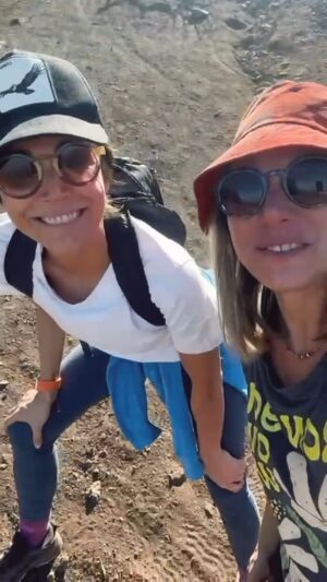 Ignacia Baeza Instagram - Lo que sube baja y lo que baja sube. Por más aventuras juntas @mariana.derderian