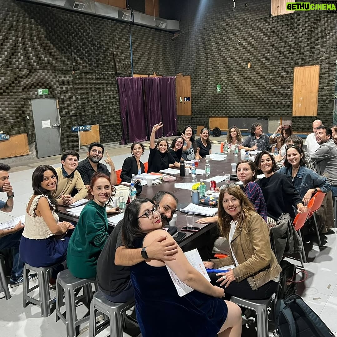 Ignacia Baeza - 5.7K Likes - Hoy quiero tomar un momento para expresar mis agradecimientos 🤍
Terminaron las grabaciones de “El Señor de la Querencia”, me siento inmensamente agradecida y emocionada por mi personaje “Mercedes de los Rios”
Gracias a @mega.tv @quenarencoret, por la confianza en mí, y a @patolopezvic, por creer en mi trabajo. Un reconocimiento muy especial para mis directores adorados, @nicoalemparte y @f_diazarraztio, gracias por esta experiencia ❤️
Gracias a todo el equipo que está detrás sin ellos NADA sería posible !!! Y mención especial a nuestro tremendo señor de la querencia @gabrielcanasg 👏🏼
Por supuesto muchas gracias a todo el elenco, por el apoyo y compañerismo durante estos meses. Ha sido un verdadero honor trabajar con cada uno de ustedes. 🎬
Nos vemos en la próxima!