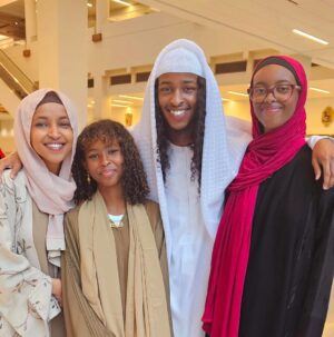 Ilhan Omar Instagram - Ciid Wanaagsan 
Eid Mubarak from my family to yours ❤️