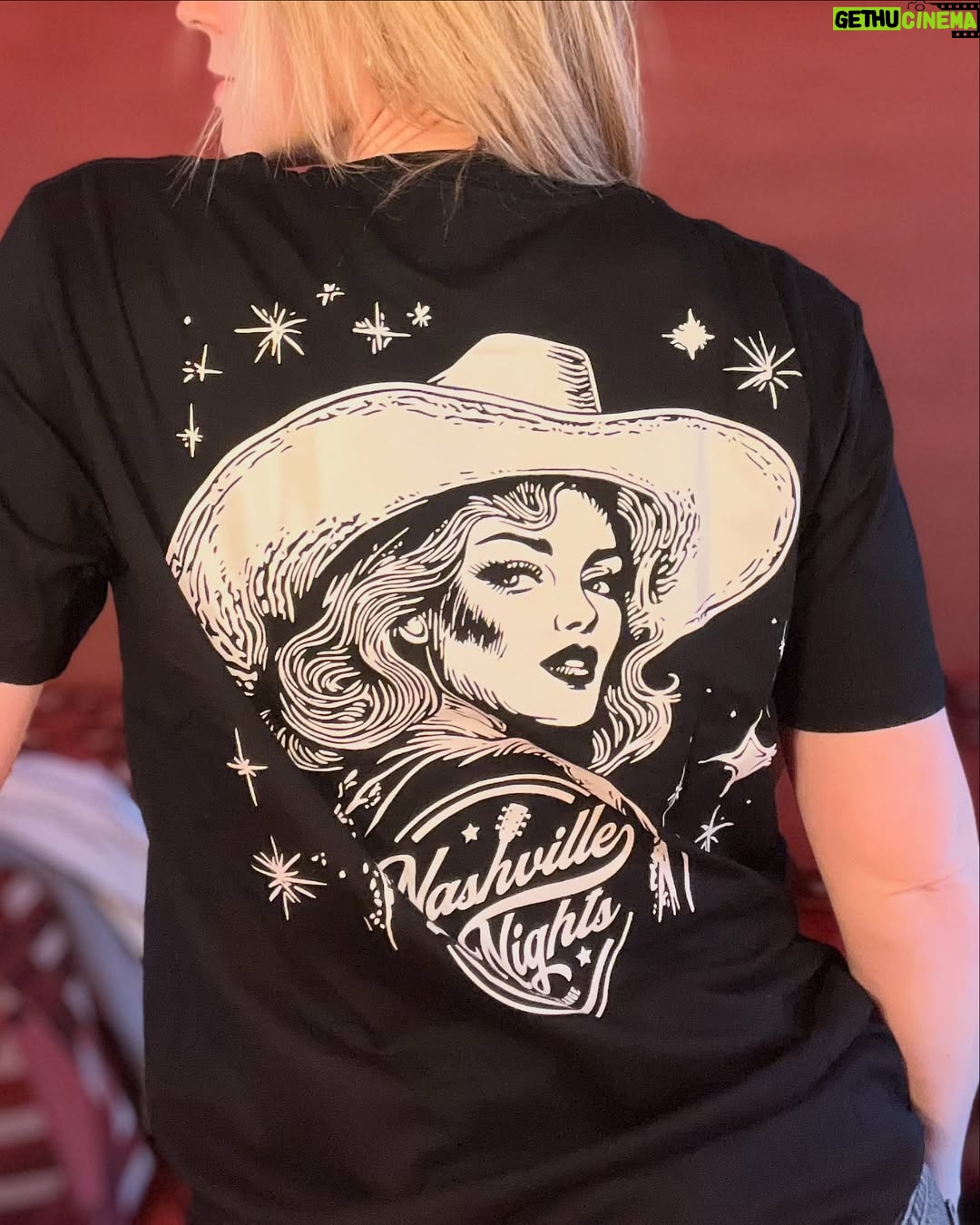 Ilse DeLange - 2.2K Likes - New merch alert! Available via my website and link in my stories. Also at our show tomorrow in Amsterdam 🤗✨