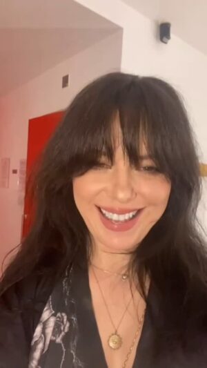 Imelda May Instagram - I cannot tell you how much I’m loving this Raised on Songs and Stories Tour. 
I knew it would be beautiful but it’s exceeded my expectations. 
This is such a special tour full of interaction, chats, songs, poems and the time to simply enjoy each others company for one night. 

Thanks to @guitardarling and @oscar_golding_music for being the most amazing musicians, you’re such a joy to perform with 
and thanks to @jawbonemusic for opening the show with such talent!! 
Thanks to all of you who’ve already joined us and I look forward to seeing more of you on the last few gigs. 
Imelda x

Remaining shows are 17th April in Cardiff, 18th April in London and 19th April in Brighton. Few tickets left for Cardiff tomorrow & the VIP upgrade in London, link in bio!

Dress and cape by @saraoneillartist 
Little heart necklace I bought from @chooselove and wear every day. 
@bettyandbiddy earrings @clodagh_mckenna gave me 😘 
and I wear every day. 
My haircut was cut by @dylanbradshawdublin weeks ago and clearly needs to be cut again 😅