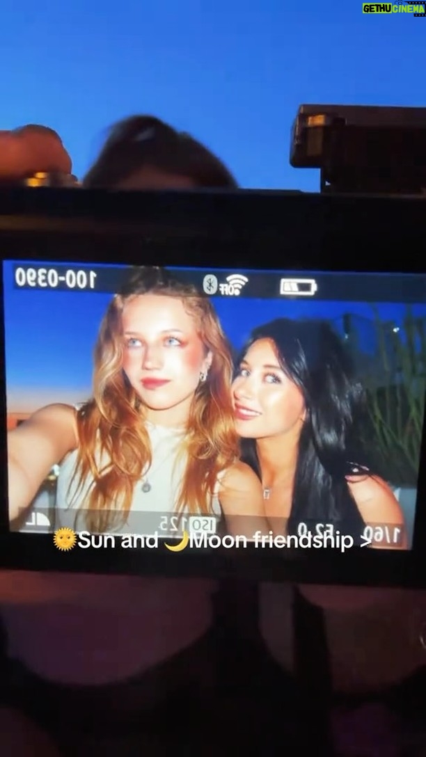Indi Star - 196.8K Likes - 🌞🌙 @ellianawalmsley #sunandmoon