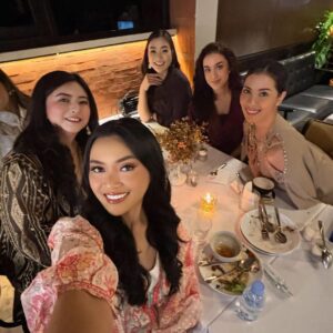 Intan Aletrino Instagram - Akhirnya bisa pakai lagu ini di feed lagi☺️
✨- Bukber Puteri Indonesia - ✨