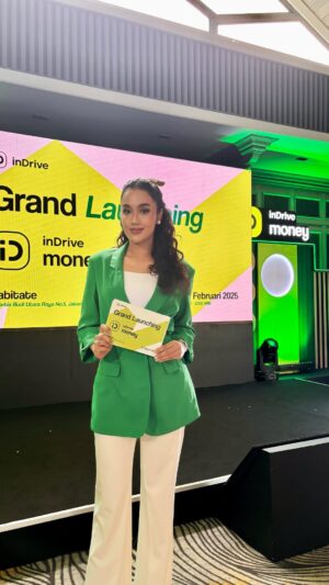 Intan Aletrino Instagram - Grand Launching of @indrive.id money 💚✨