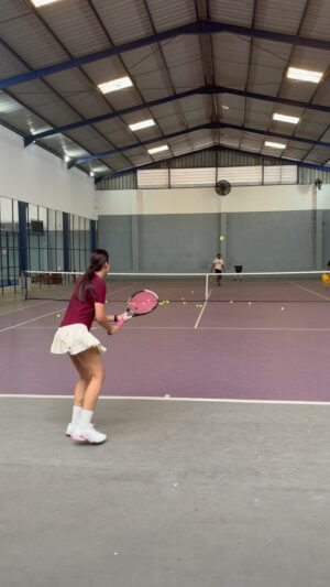 Intan Aletrino Instagram - Apakah keseringan main padel dapet merusak teknik tennis? Absolutely YES 😂

Apakah akan berhenti main padel?
Absolutely NO, love these 2 racket sports too much at this moment ✌🏻

#tennisindonesia #padelindonesia