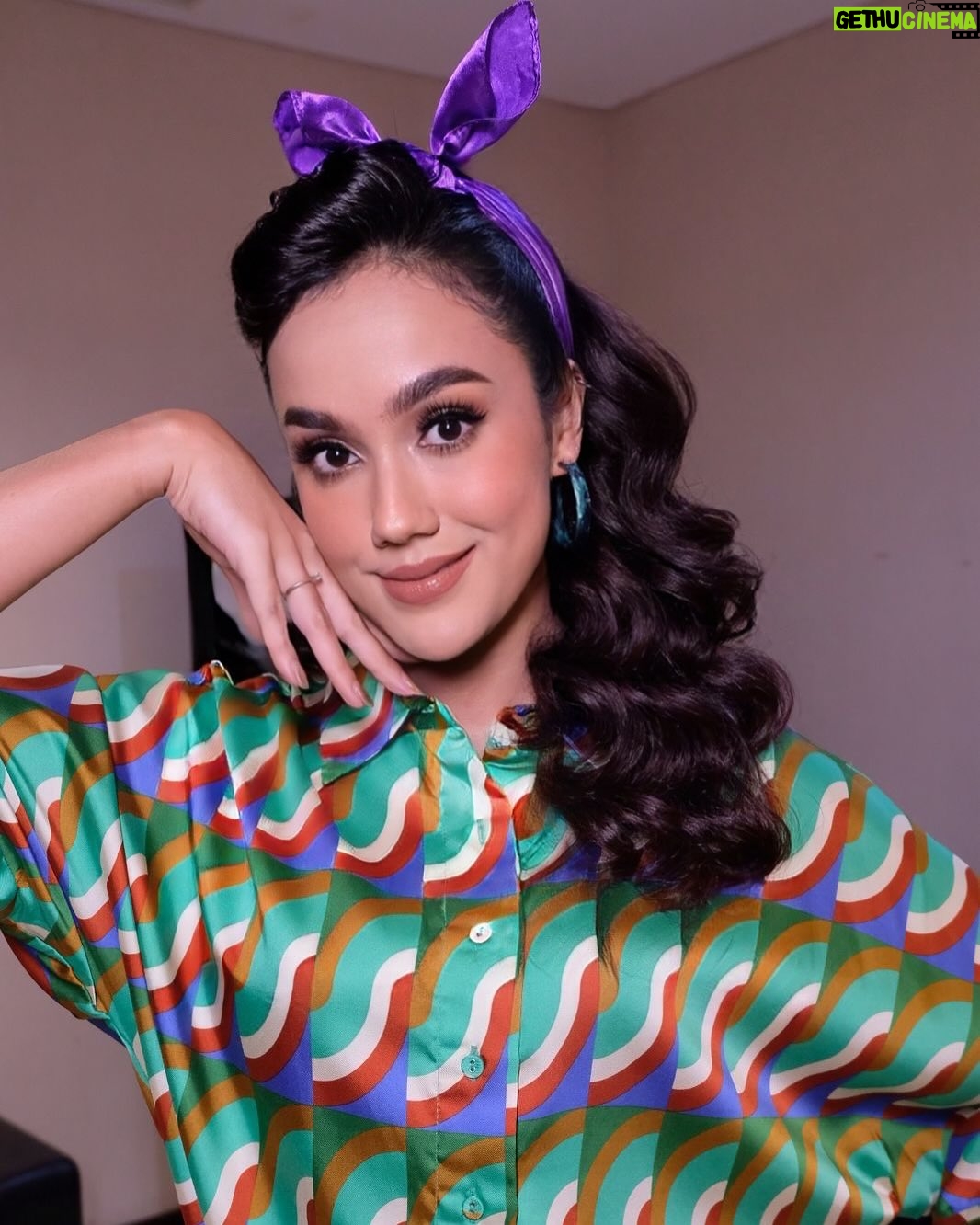 Intan Aletrino - 3 Likes - Letās go back to the 70ās šŗš»šš»š
MUA @beautybyetha
Hairdo @yanhairdresser
Stylist @celicakahlaa