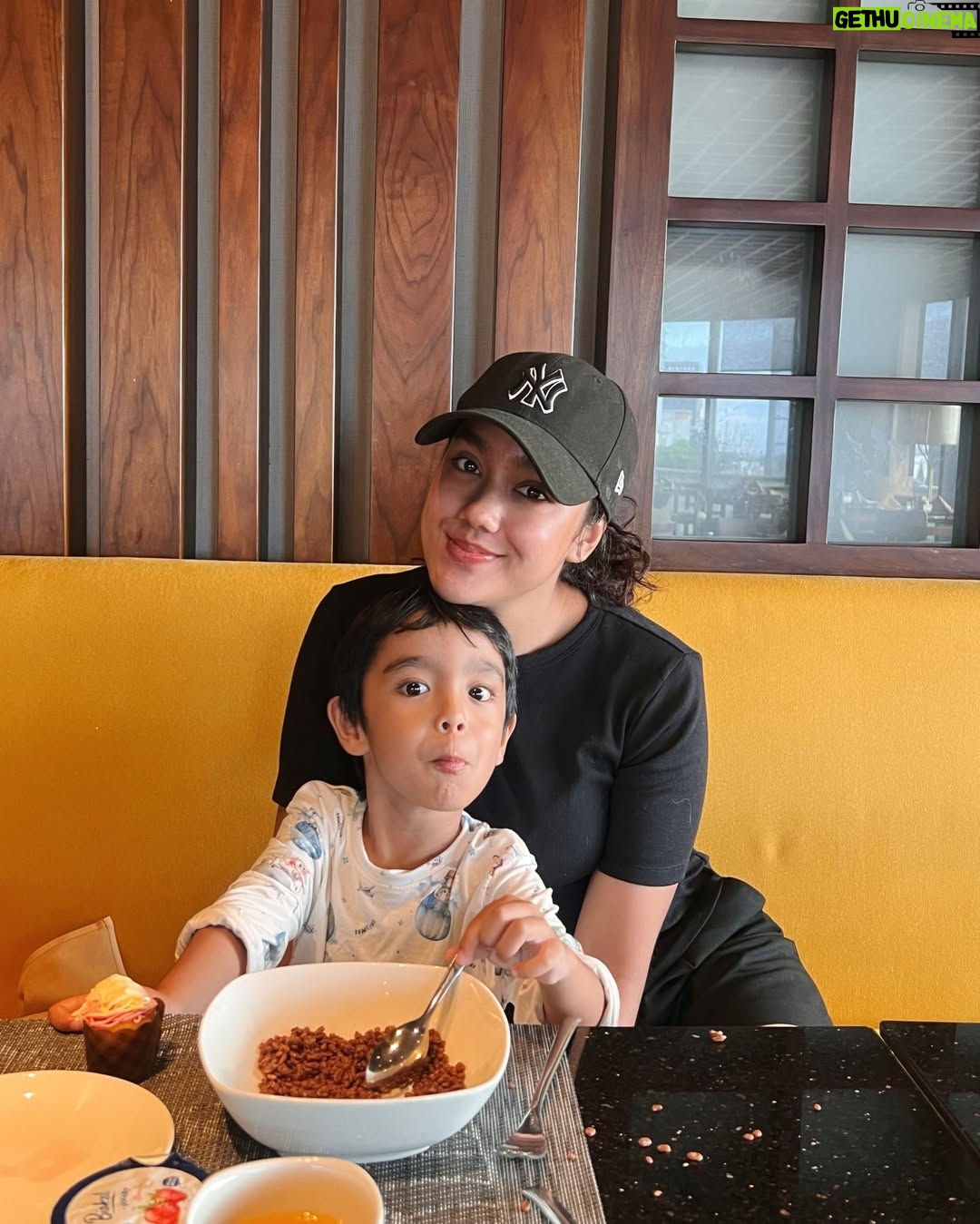 Intan Aletrino - 3 Likes - Page 1 of 365 š«
Happy new year !
May we all have a blessed 2025 ahead āØ