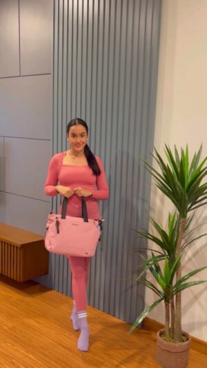 Intan Aletrino Instagram - It’s all about the bag: @hedgren.indo 🤍