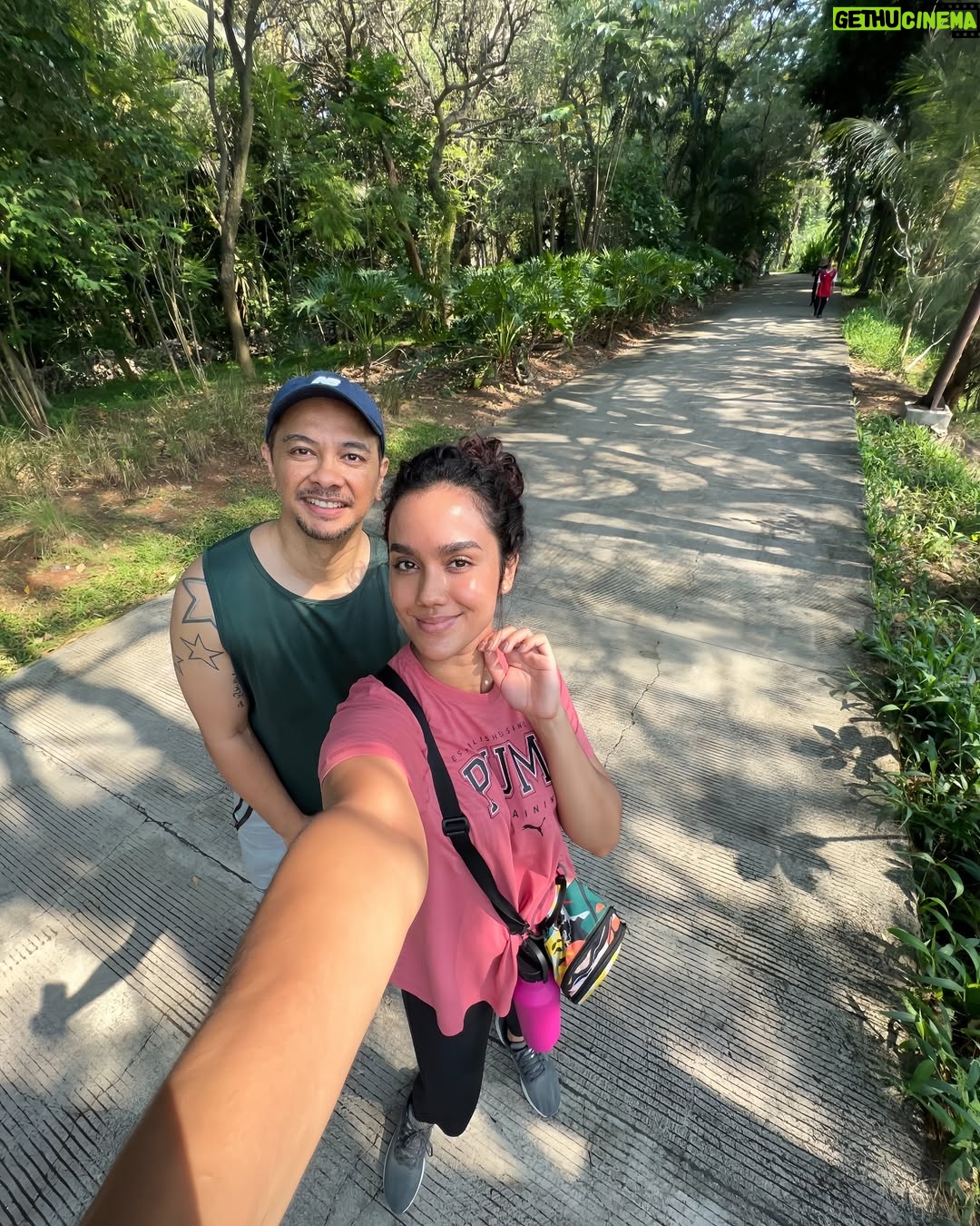 Intan Aletrino - 494 Likes - Things that keep me happy these days:
Work, family, fresh juice & cats āØ