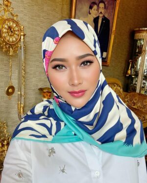 Inul Daratista Instagram - Assalamualaikum sayang2ku🙏❤️
pengumuman 50 al’Qur-an .
monggo disimak🙏
silahkan hub 👉 @d_sances26 

yang beruntung  GA Al-Quran :
1. @irul_adityaa
2. @liaboriel
3. @sar_tikamunthe
4. @andi_81
5. @mommy_nio
6. @meytrizia
7. @nienk_collection
8. @indriismawardani
9. @imas_020
10. @aruna_varissahabibi
11. @siti_maemunah1712
12. @wiwiksiro
13. @mus_limin25
14. @nununghartati14
15. @solikhinulfa
16. @umulazizaah
17. @mayangsari0307
18. @niissaa_97
19. @dhilaayumua
20. @meccafathoni
21. @nidaa.sholihah
22. @moernariadi
23. @iraa_e232
24. @shintiazakiah_25
25. @mimahazimah
26. @ai_iip_latipah_05
27. @hariatihadra66
28. @yudi_memo
29. @qisyah.milla
30. @nuril_fitria
31. @zufairoh
32. @eni_wulan_
33. @dwily_dwily
34. @almahyra_misyall_kirani
35. @fit_fit08
36. @siti_mut616
37. @humaerohyusuf
38. @nurhida.st
39. @ajidbalqis
40. @aaniikk97
41. @anies_sr
42. @maysarah2506
43. @pawestriestri
44. @sripe2n
45. @meitaanis_nazm18
46. @idriz_fizz
47. @juwitamrs
48. @asephidayatulloh08
49. @suzy_nugrohohimawan
50. @bhelll55

Siap siap sy akan bikin GA selanjutnya❤️ 
standby yah …. yg pertama komen akan dpt dan segera sy lgsg kirim tanpa lewat pilihan hehehehe 😘🙏💋
yg jelas hrs follow dan jgn ditutup lapakmu yo .
