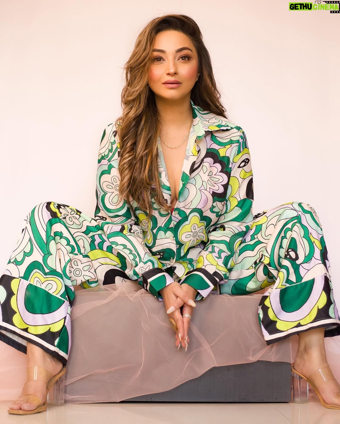Ira Sone - 2.4K Likes - Dressed to chill ✨
#sundayvibes
.
.
.
.
Wearing- @neofaaofficial
.
Captured by- @pixelpassionfotography
.
MUA- @saniyaa_hameed
.
Hair- @makemeover.sonalishinde
.
.
.
.
.
#ootd #potd #stylediary #whatyouseekisseekingyou