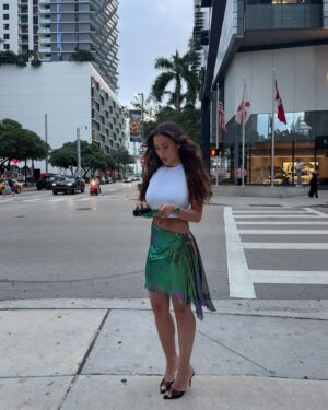 Isabeau Delatour Instagram - Ma name is Carrie Bradshaw