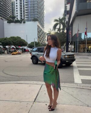 Isabeau Delatour Instagram - Ma name is Carrie Bradshaw